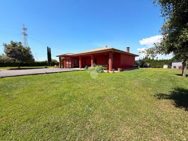 casa indipendente in vendita a Montalto di Castro