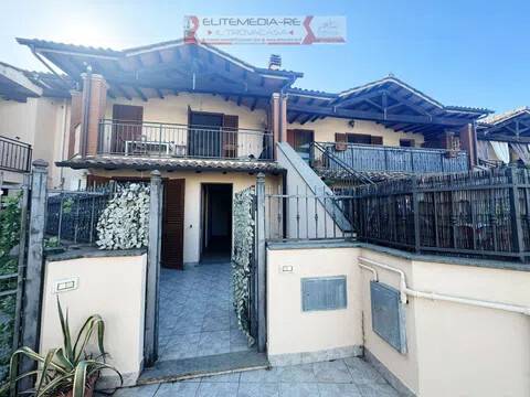 casa indipendente in vendita a Montalto di Castro in zona Pescia Romana