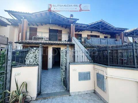 casa indipendente in vendita a Montalto di Castro in zona Pescia Romana