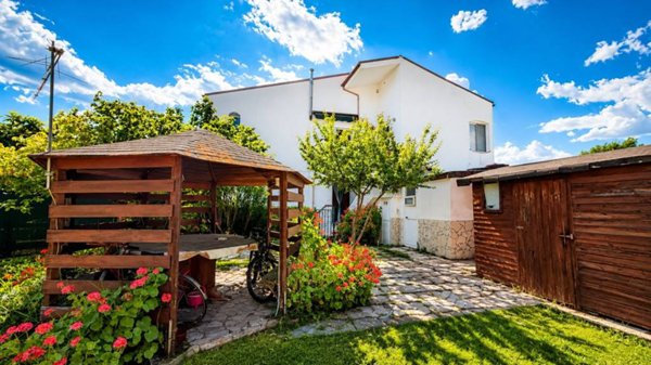 appartamento in vendita a Montalto di Castro in zona Montalto Marina