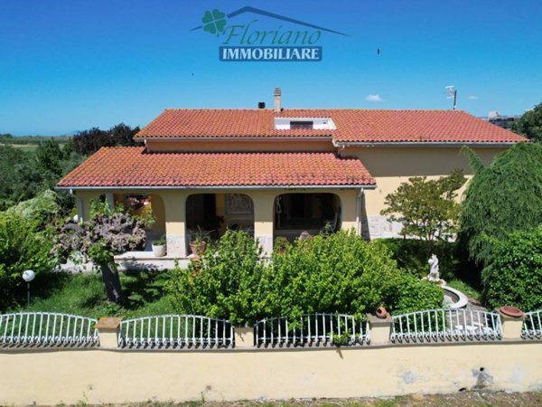 casa indipendente in vendita a Montalto di Castro in zona Pescia Romana
