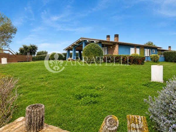 casa indipendente in vendita a Montalto di Castro in zona Pescia Romana