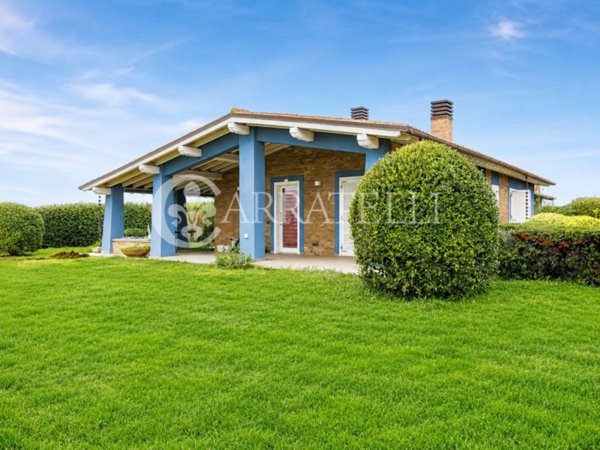 casa indipendente in vendita a Montalto di Castro in zona Pescia Romana