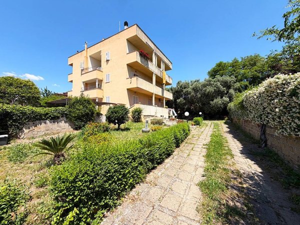 appartamento in vendita a Montalto di Castro in zona Pescia Romana