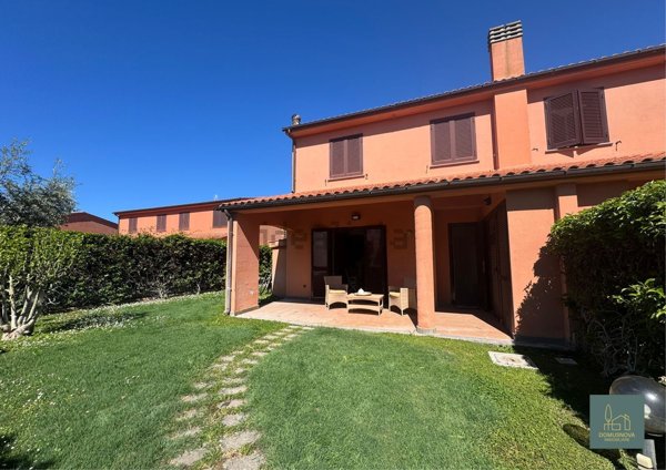 casa indipendente in vendita a Montalto di Castro