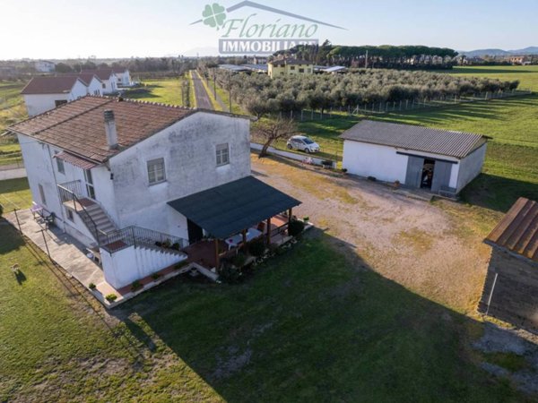 casa indipendente in vendita a Montalto di Castro in zona Pescia Romana