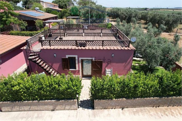 casa indipendente in vendita a Montalto di Castro in zona Pescia Romana