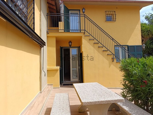 casa indipendente in vendita a Montalto di Castro in zona Pescia Romana