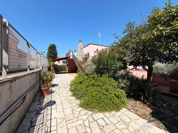 casa indipendente in vendita a Montalto di Castro