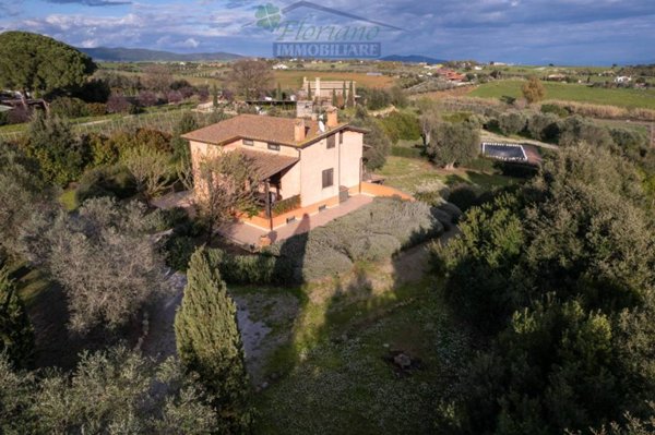 casa indipendente in vendita a Montalto di Castro in zona Pescia Romana