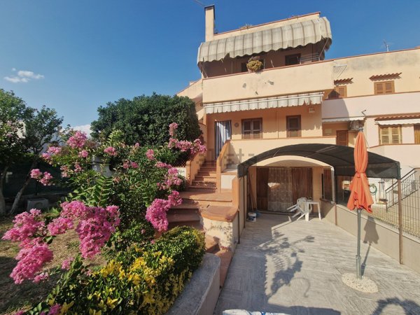 appartamento in vendita a Montalto di Castro in zona Montalto Marina