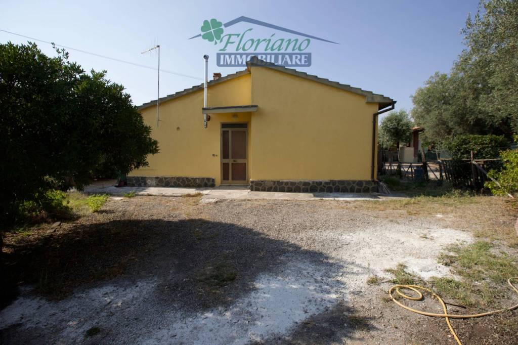 appartamento in vendita a Montalto di Castro in zona Pescia Romana