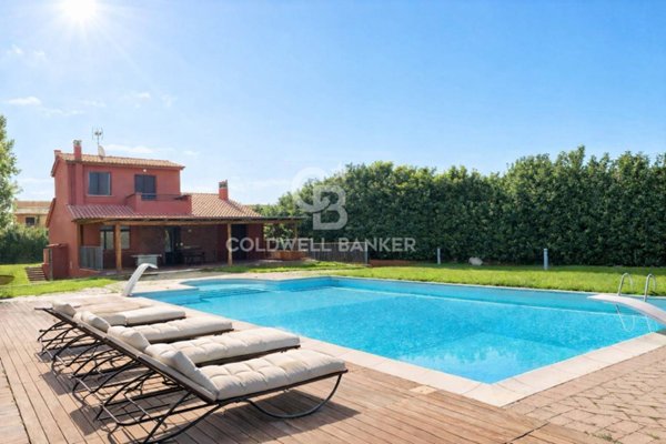 casa indipendente in vendita a Montalto di Castro