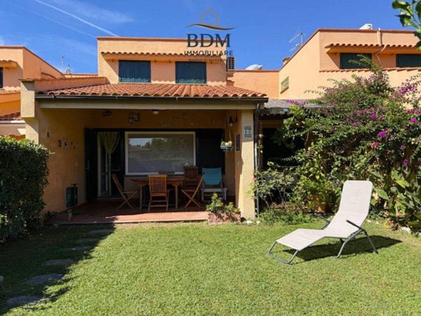casa indipendente in vendita a Montalto di Castro
