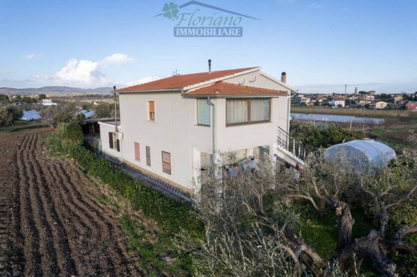 casa indipendente in vendita a Montalto di Castro in zona Pescia Romana
