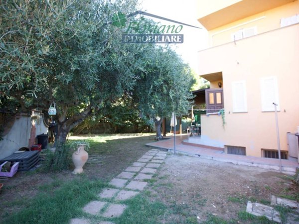 appartamento in vendita a Montalto di Castro in zona Pescia Romana