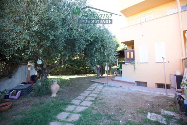 appartamento in vendita a Montalto di Castro in zona Pescia Romana