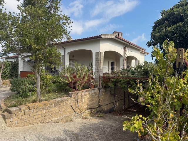 casa indipendente in vendita a Montalto di Castro in zona Pescia Romana