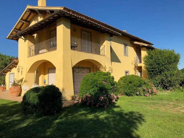 casa indipendente in vendita a Montalto di Castro in zona Pescia Romana