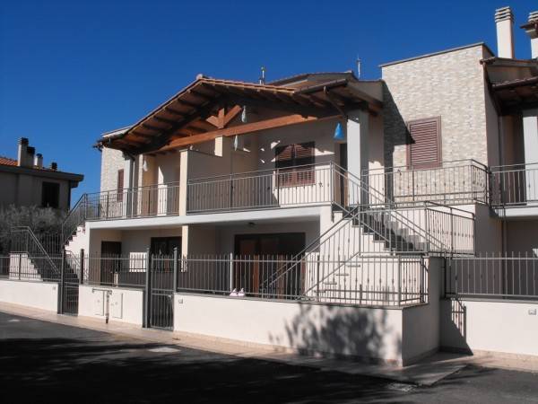 casa indipendente in vendita a Montalto di Castro in zona Pescia Romana