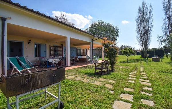casa indipendente in vendita a Montalto di Castro in zona Pescia Romana