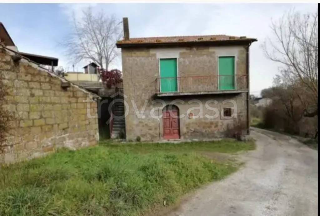 casa indipendente in vendita a Montefiascone