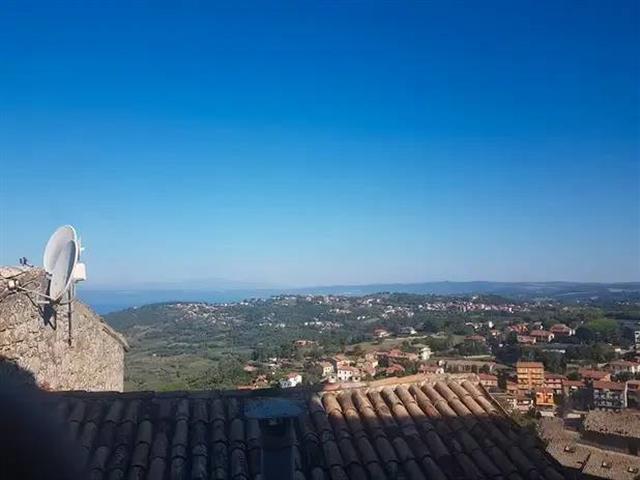 casa indipendente in vendita a Montefiascone