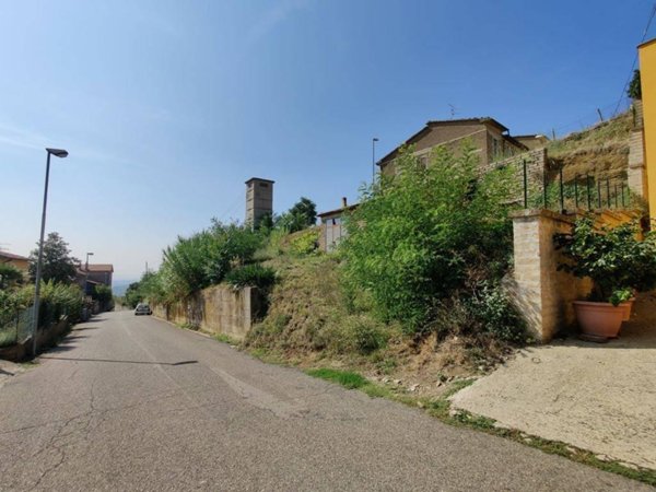 terreno edificabile in vendita a Montefiascone in zona Le Mosse