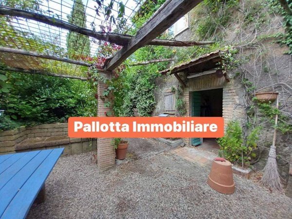 casa indipendente in vendita a Montefiascone