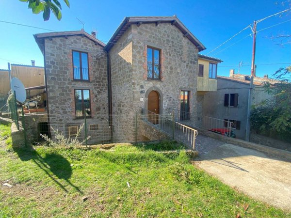 casa indipendente in vendita a Montefiascone in zona Le Coste