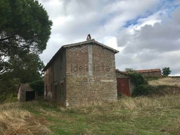 casale in vendita a Montefiascone