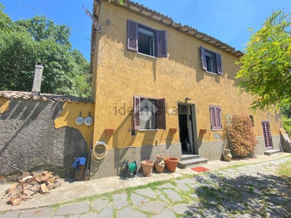 casa indipendente in vendita a Montefiascone