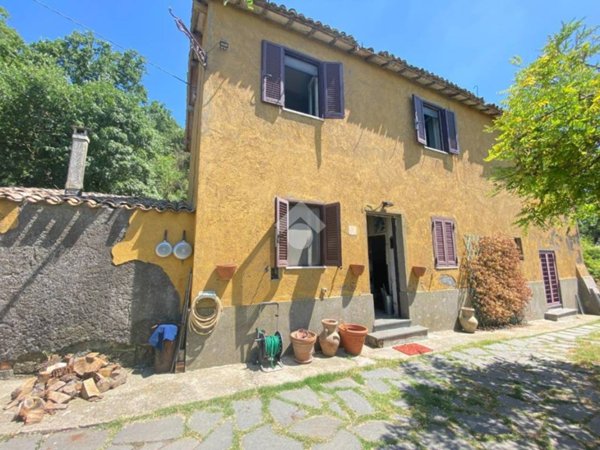 casa indipendente in vendita a Montefiascone