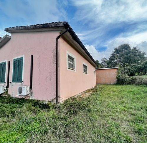 casa indipendente in vendita a Montefiascone
