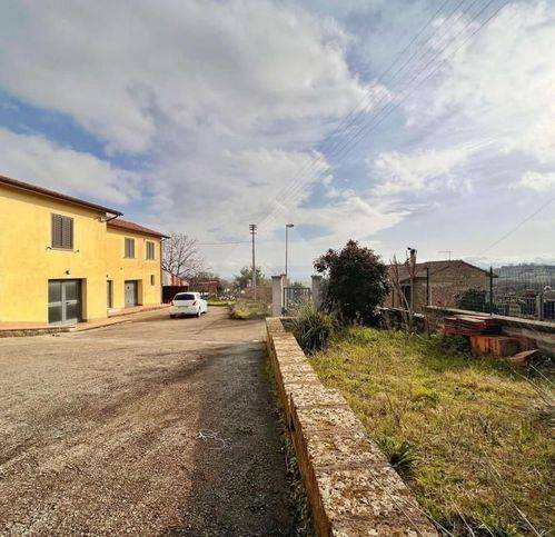 casa indipendente in vendita a Montefiascone
