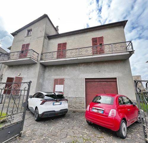 casa indipendente in vendita a Montefiascone