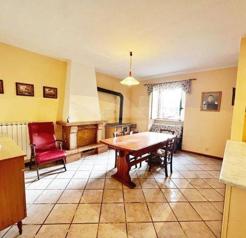 casa indipendente in vendita a Montefiascone