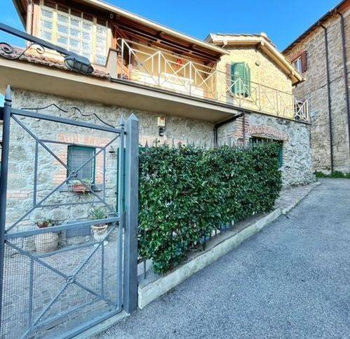 casa indipendente in vendita a Montefiascone in zona Zepponami