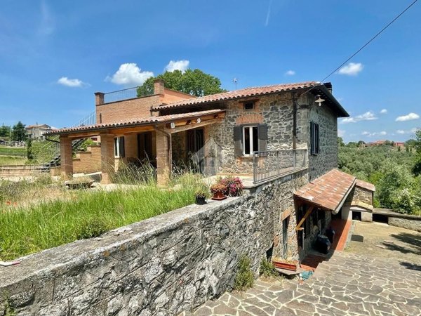 casa indipendente in vendita a Montefiascone in zona Cipollone