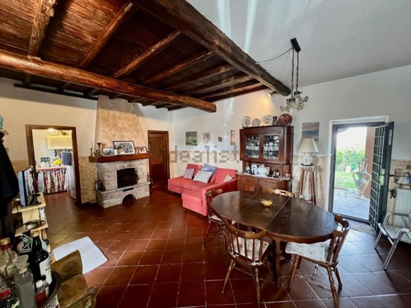 casa indipendente in vendita a Montefiascone