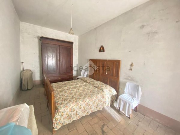 casale in vendita a Montefiascone in zona Cipollone