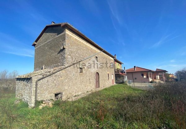 casale in vendita a Montefiascone in zona Cipollone