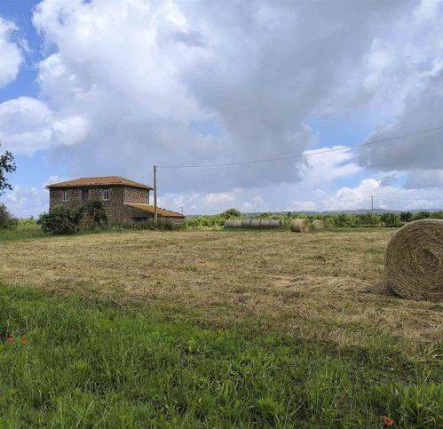 casa indipendente in vendita a Montefiascone