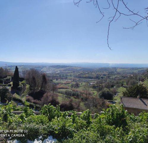 casa indipendente in vendita a Montefiascone