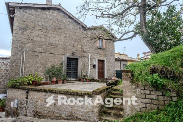 casa indipendente in vendita a Montefiascone