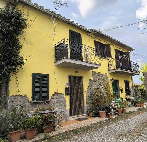 casa indipendente in vendita a Montefiascone