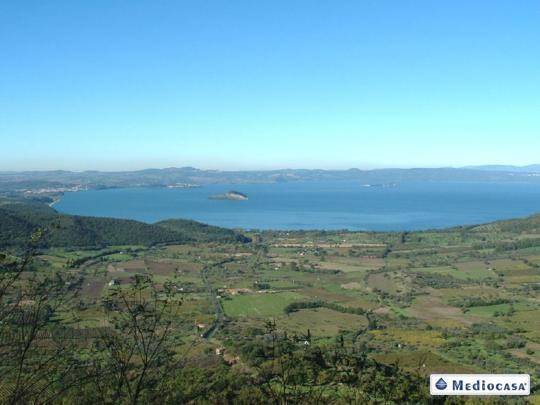 casa indipendente in vendita a Montefiascone