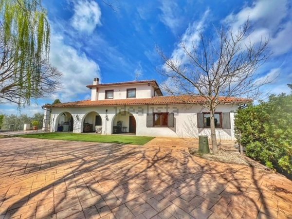 casa indipendente in vendita a Montefiascone