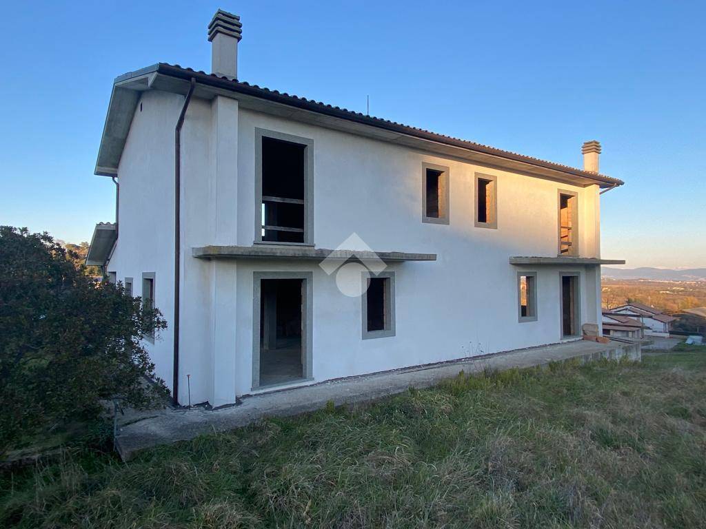 casa indipendente in vendita a Montefiascone