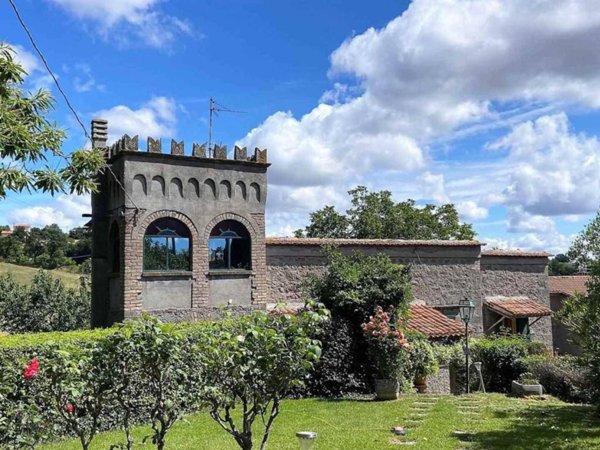 casa indipendente in vendita a Montefiascone